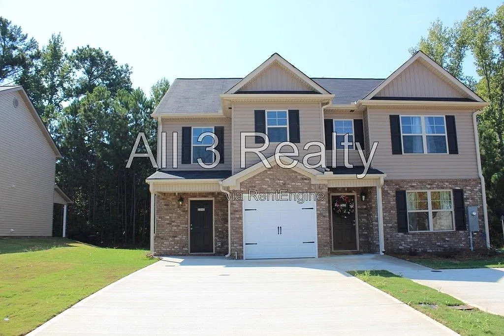 3 bed, 2.5 bath, 1336 sqft, $1,595 — Photo 2