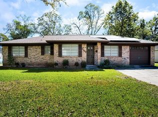 1169 E Kyle Rd, Clute, TX 77531