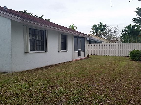3rd image of 13961 Beechwood Ct