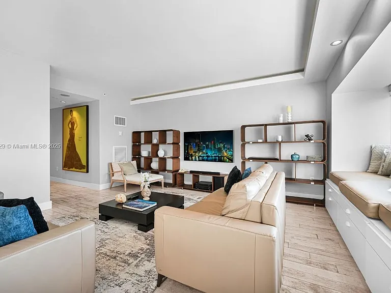1435 Brickell Ave #3401 — Photo 33