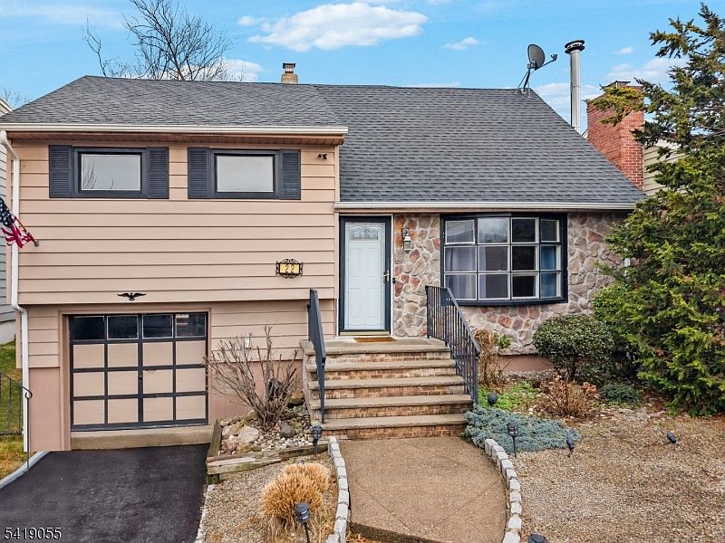 1st image of 22 Cottage St