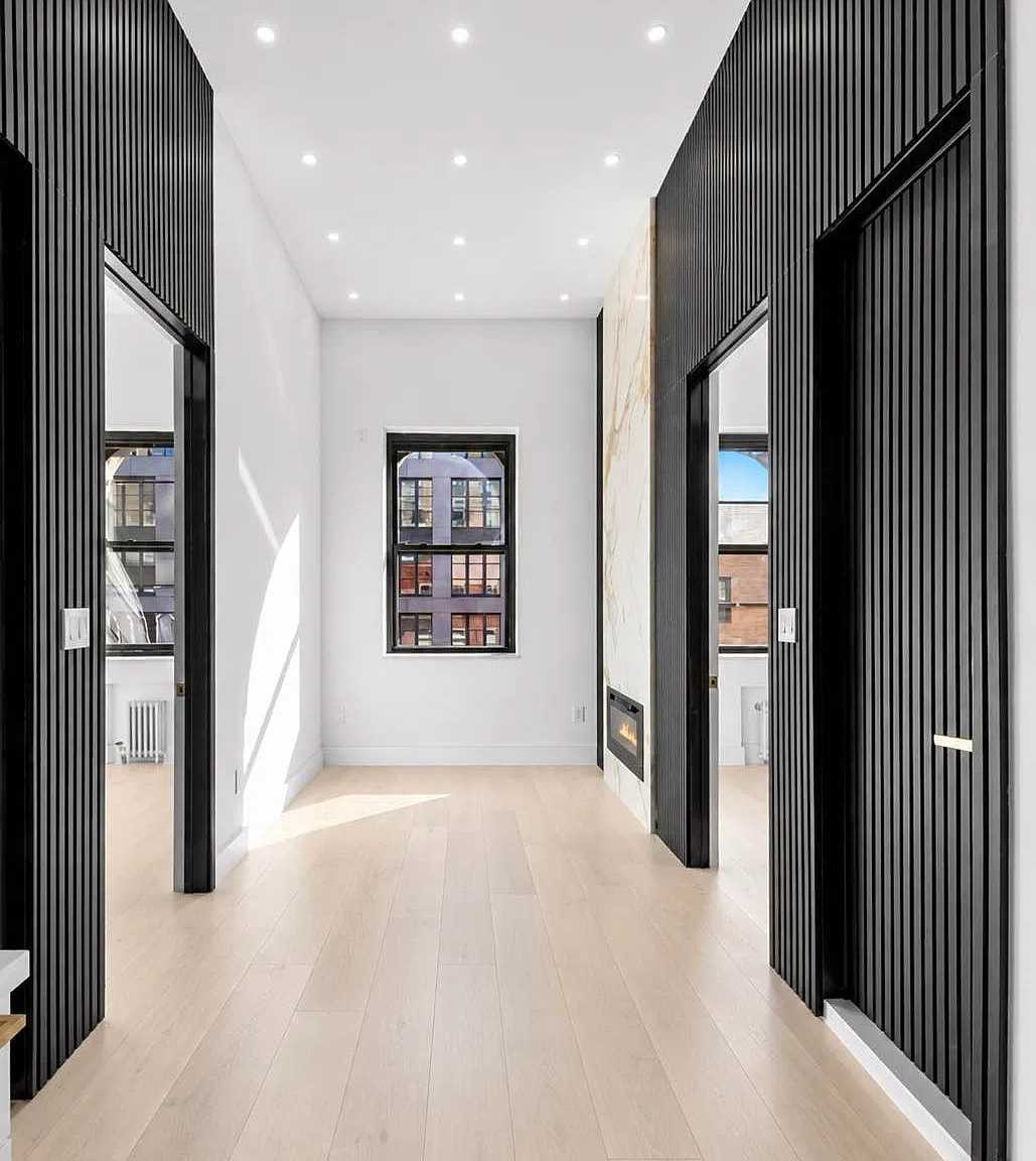 24 Saint Mark's Place — Photo 1