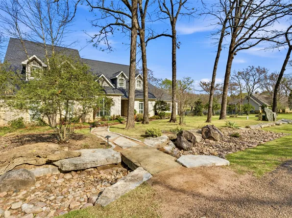 224 Colonial Dr, Mabank, TX 75156