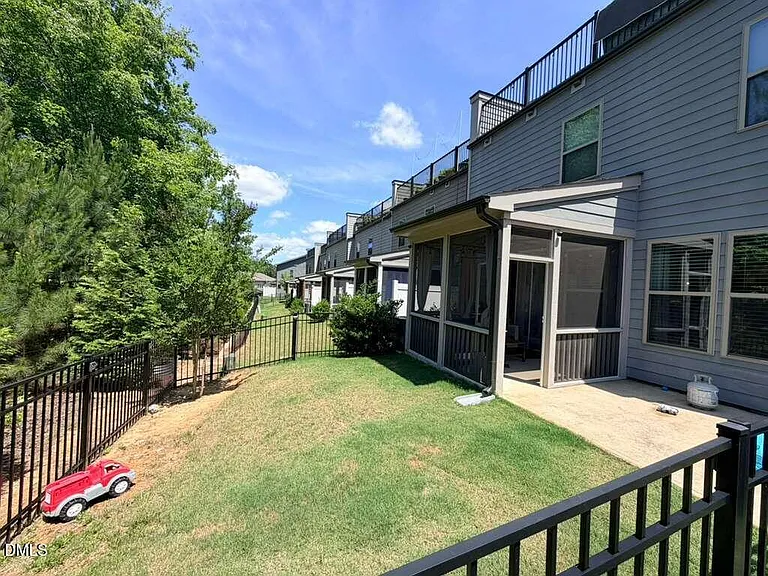 2222 Bohan Ct — Photo 21