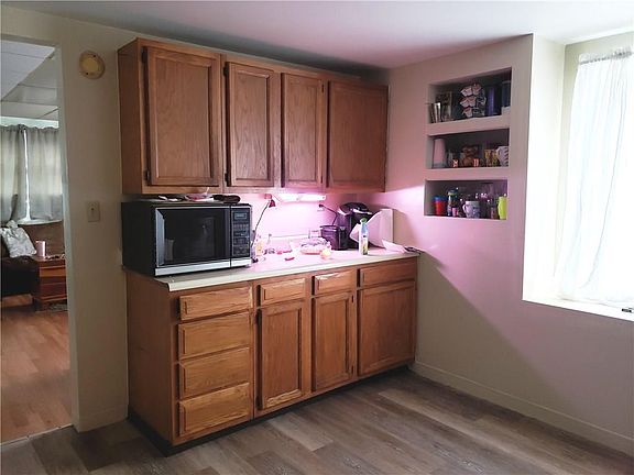 3rd image of 26 Howard St