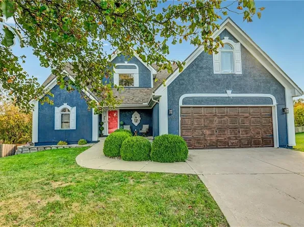 1005 NE Scenic Ct, Lees Summit, MO 64064