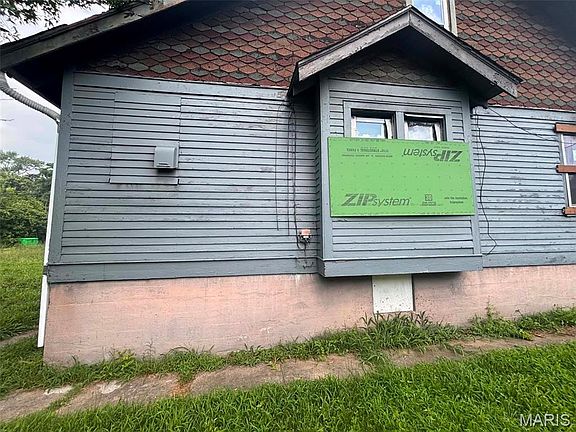 3rd image of 5936 Garesche Ave