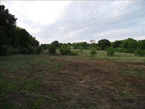 2nd image of 365 Woodchuck Ln