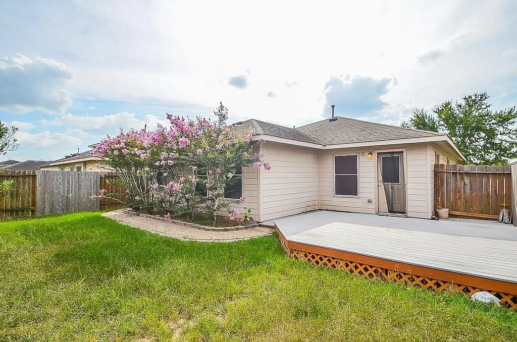 3 bed, 2.0 bath, 1686 sqft, $1,725 — Photo 4
