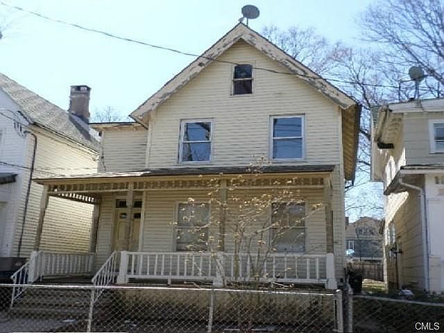1st image of 198 Hallock Ave #1