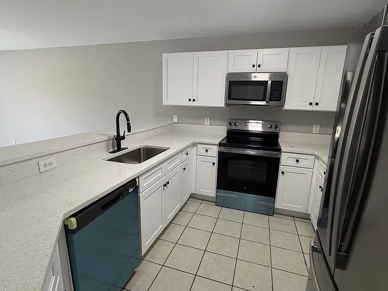 341 Harold Ave S — Photo 9