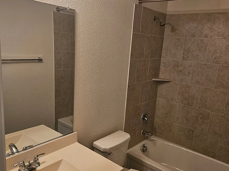 8944 Devonshire Dr — Photo 12