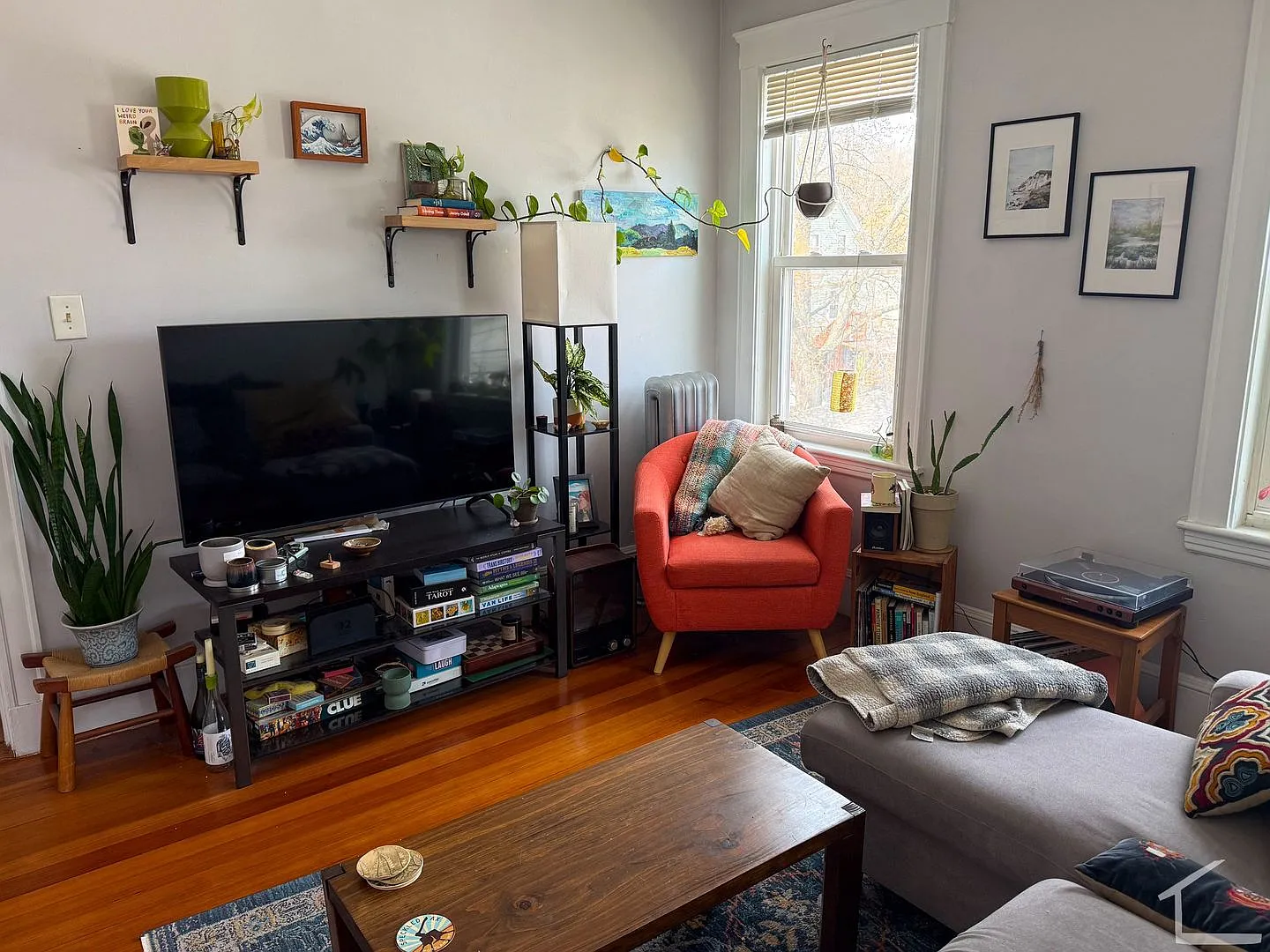 Beautiful Sunny Brighton 3-Bed w/ Parking — Photo 3