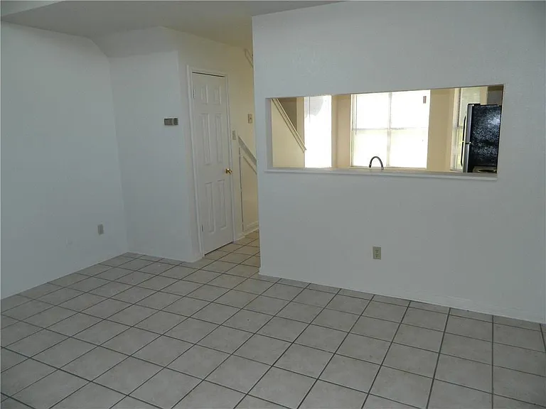 7213 Oak Meadow Dr #B — Photo 3