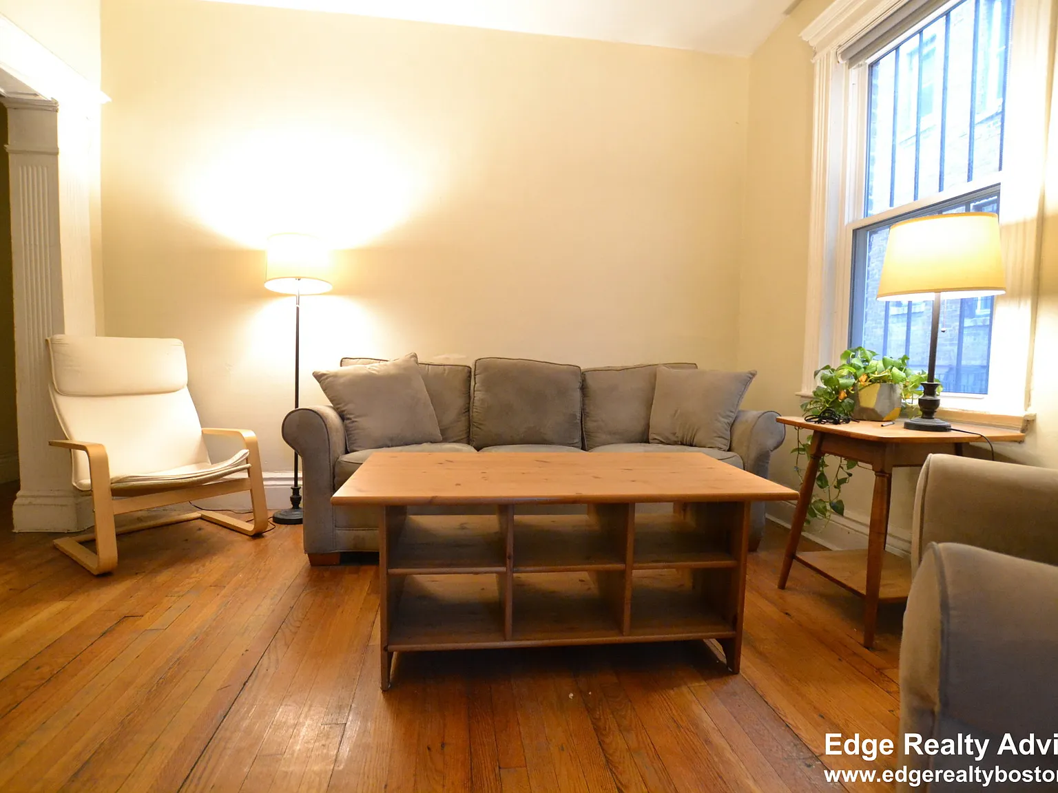 3 bed, 1.5 bath, 1200 sqft, $3,750 — Photo 2
