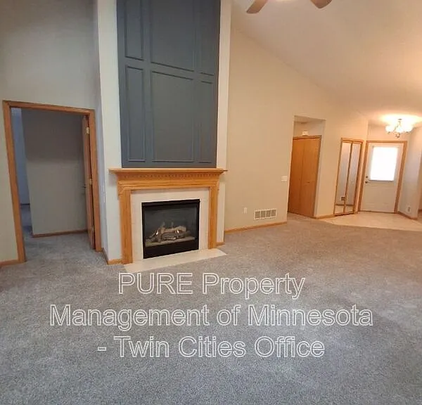 612 Lake View Dr — Photo 4