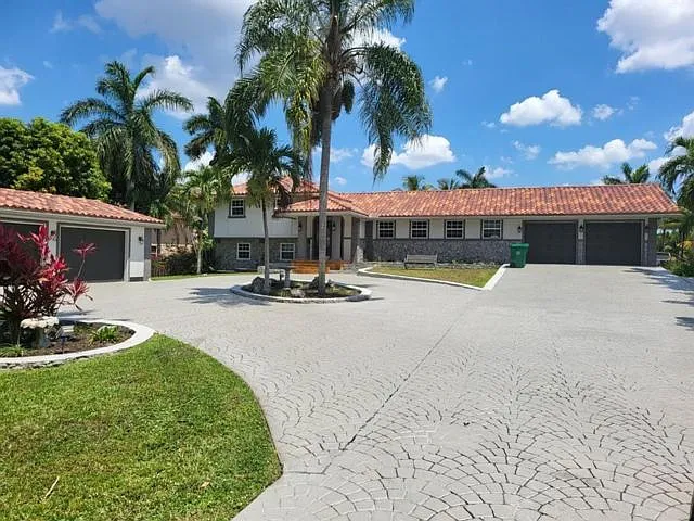 11081 SW 30th Ct — Photo 13