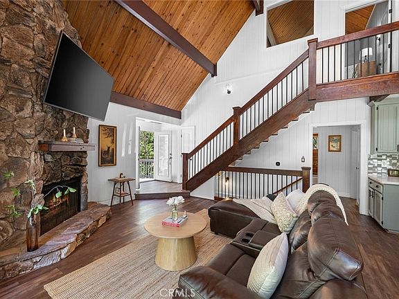 4th image of 635 Grass Valley Rd