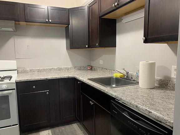 4th image of 1711 Sussex Walk APT B