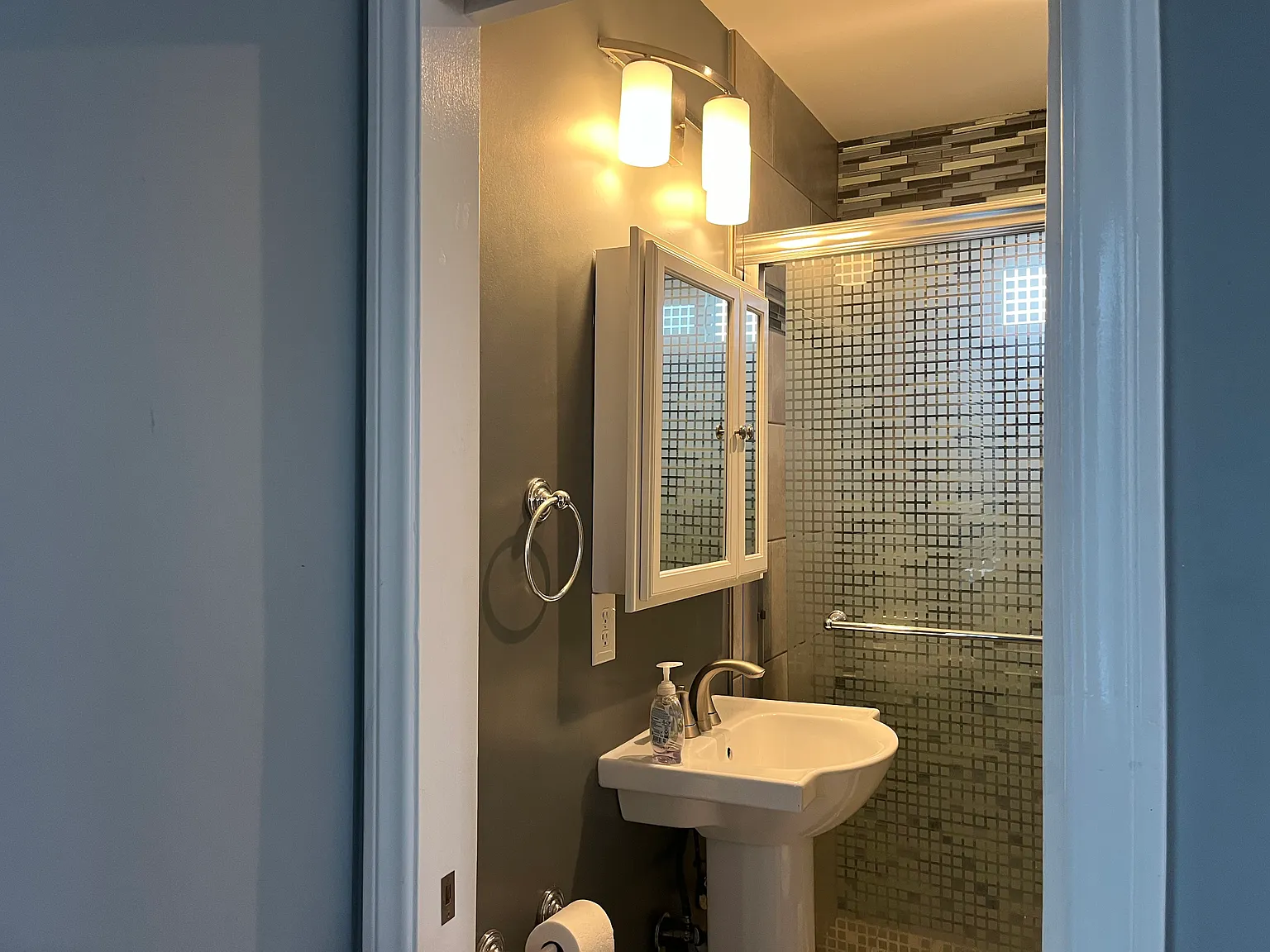 Studio, 350 sqft, $1,500 — Photo 2