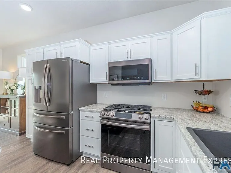 5316 S Eastwind Ave — Photo 4