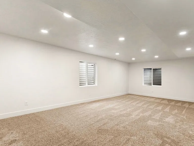 849 N 210 W — Photo 15
