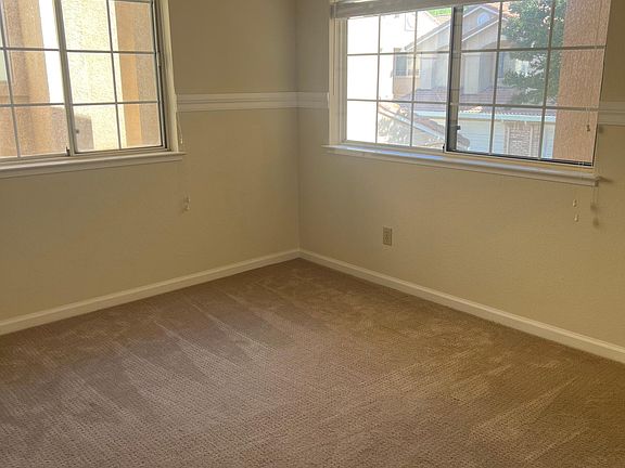 3rd image of 316 Camino Arroyo E