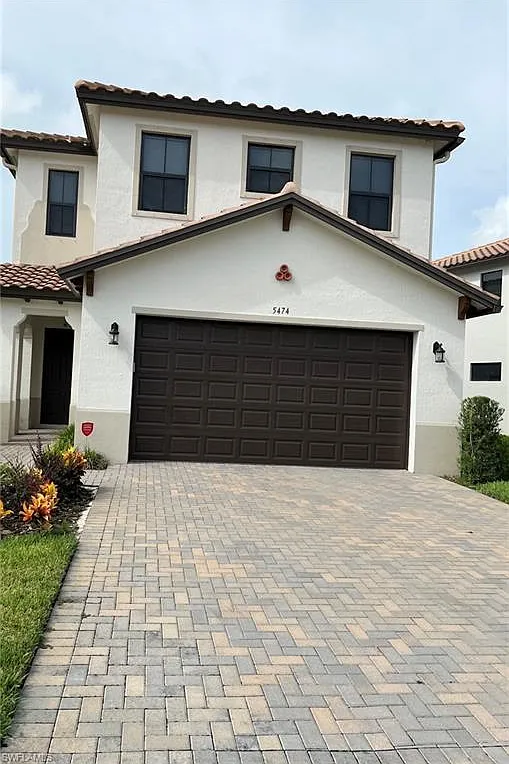 3 bed, 2.5 bath, 2032 sqft, $2,550 — Photo 1