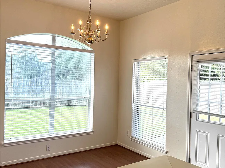 10023 Hickory Trail Ln — Photo 7