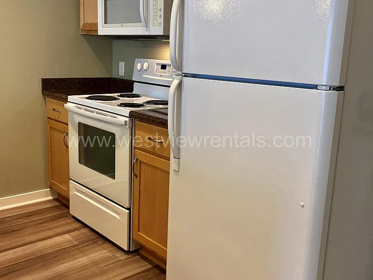 200 E Maple St — Photo 361