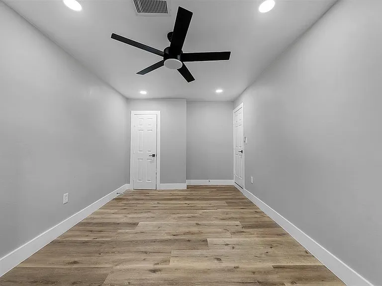 7609 Saint Lo Rd — Photo 12