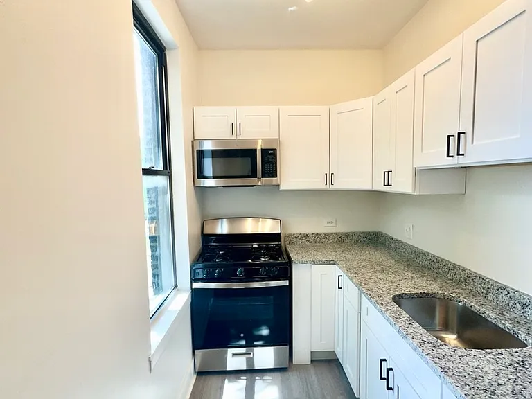 3008 W 23rd St #1B — Photo 10
