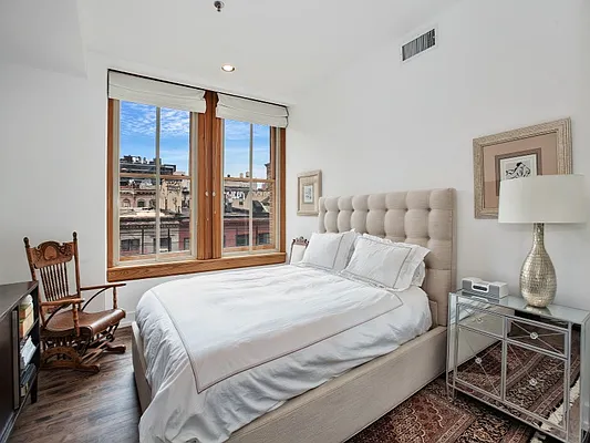 Rented by Sotheby's International Realty | media 8