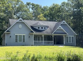 35 Fawn Ridge Dr, HAWLEY, PA 18428