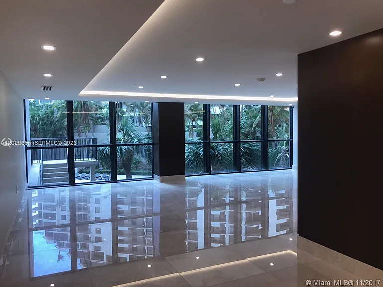 540 Brickell Key Dr #1122 — Photo 18