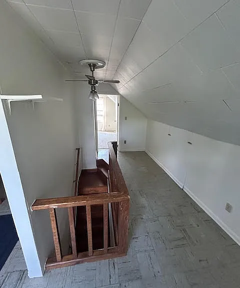 2033 Pine St — Photo 9