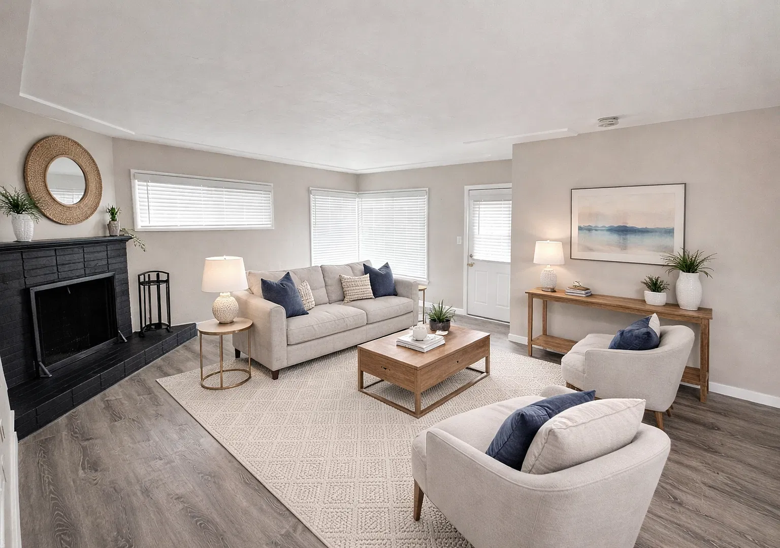 4BD/2BA; Quick Walk to Campus — Photo 3