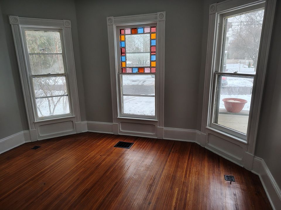 1st image of 14 Ray St #1