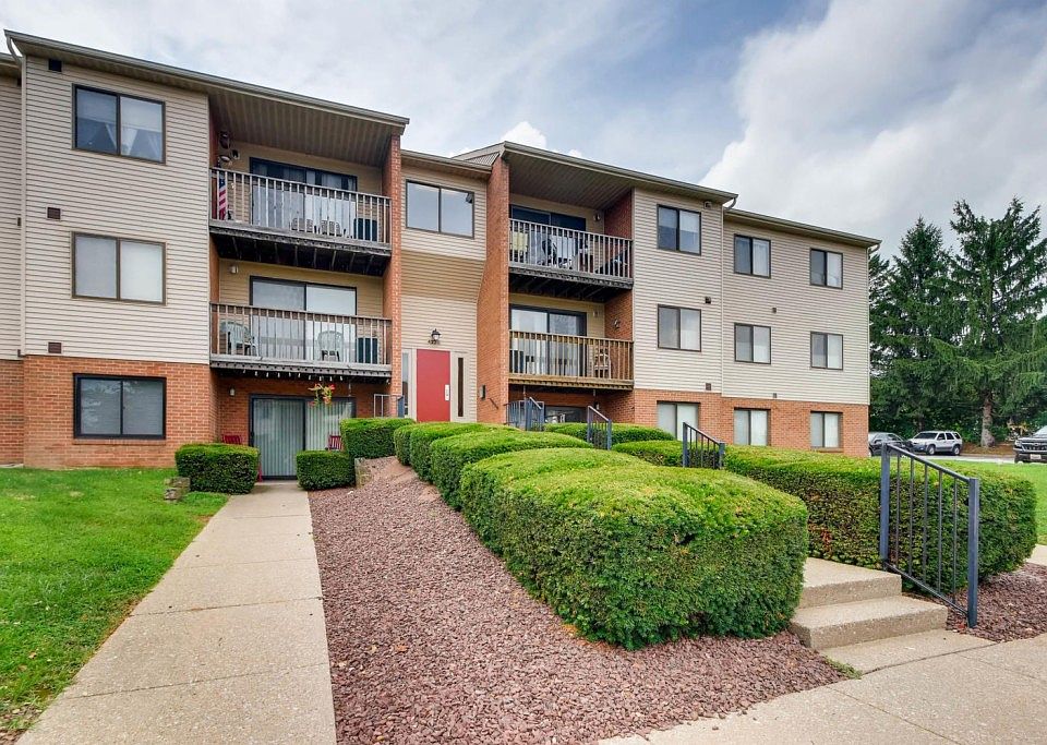 1st image of 4230 Crystal Ct Unit 3B
