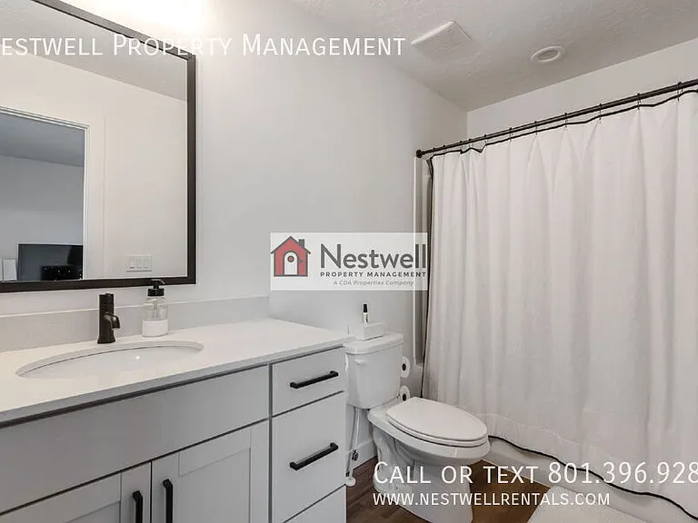 359 N 700 W #21 — Photo 12