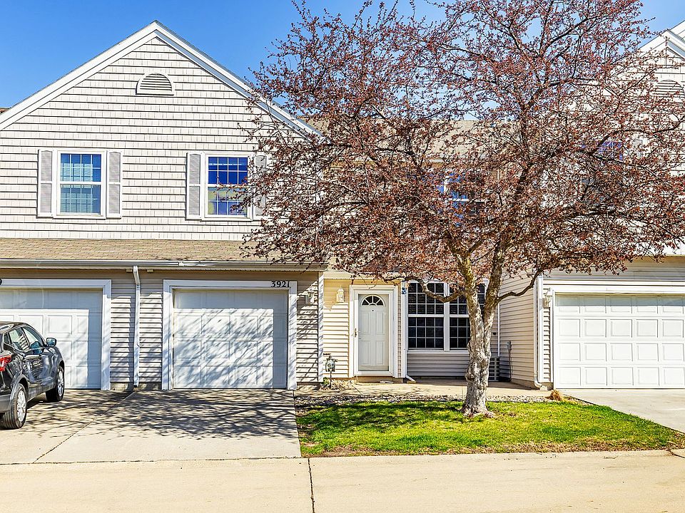 1st image of 3921 NE Gardenia Ln