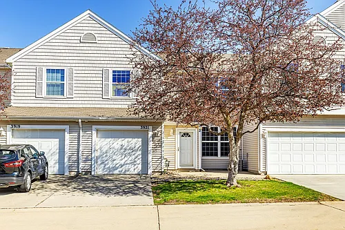 3921 NE Gardenia Ln Photo 1