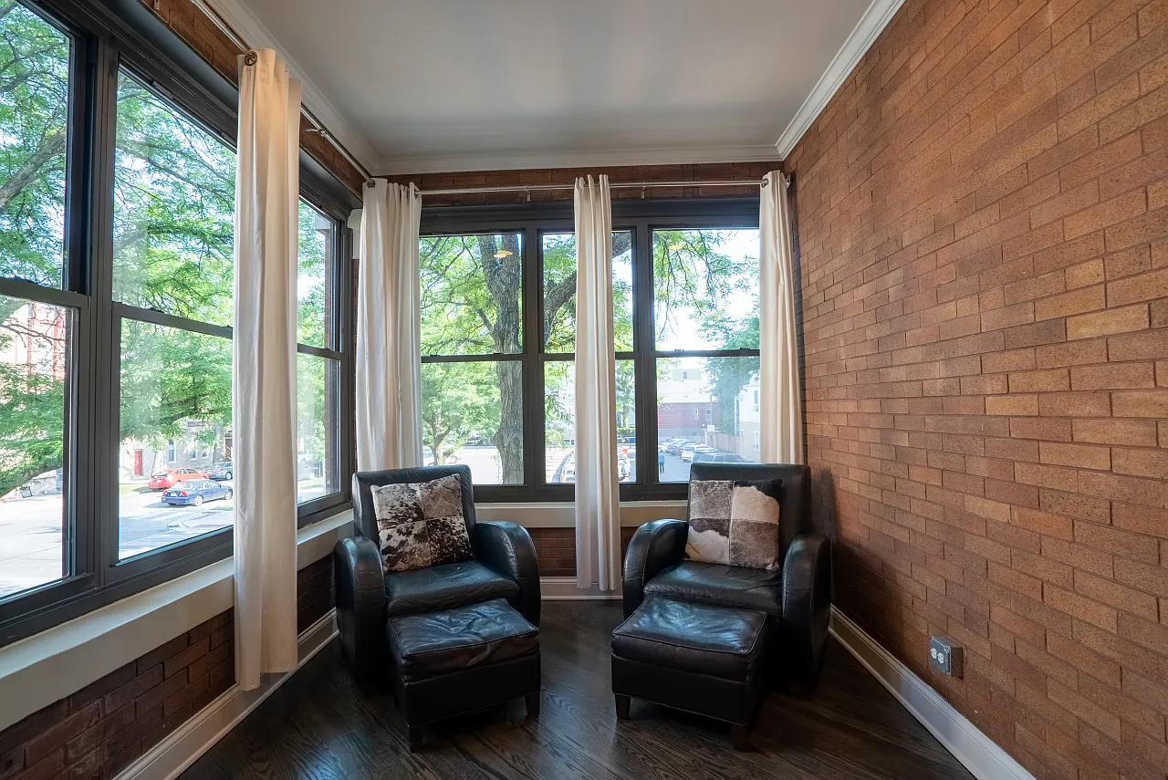 3 bed, 1550 sqft, $3,800 — Photo 2