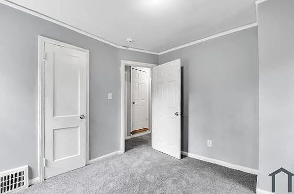 4th image of 18148 Heyden St
