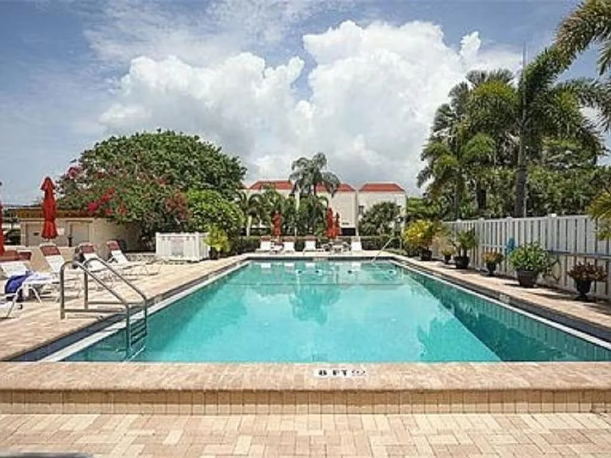 2 bed, 1121 sqft, $3,200 — Photo 3