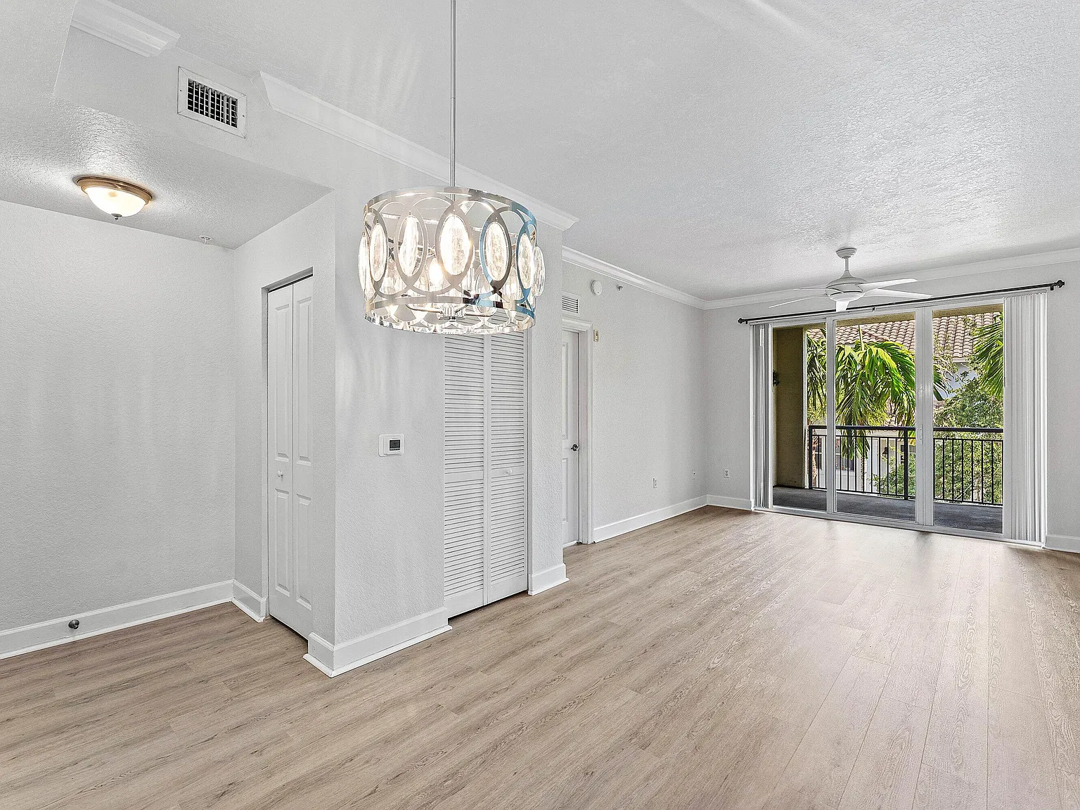 2 bed, 2.0 bath, 1119 sqft, $2,275 — Photo 4