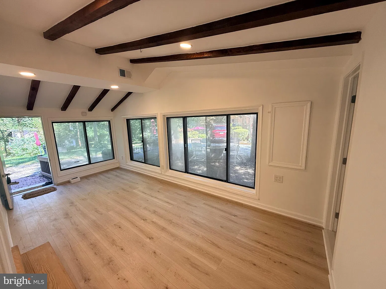 2 bed, 2.0 bath, 824 sqft, $4,200 — Photo 4