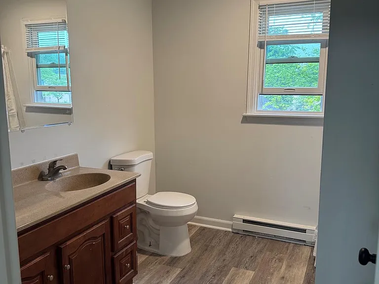 471 S Market Ave — Photo 7