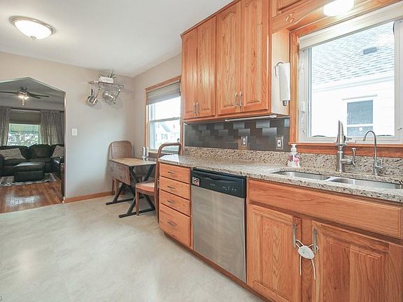 3rd image of 6542 Westminster Dr