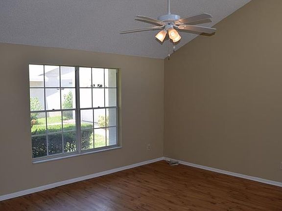 5th image of 883 Franklin Cir